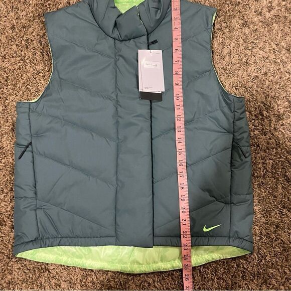 Nike Women's Therma Fit Repel Reversible Vest - Picture 14 of 15